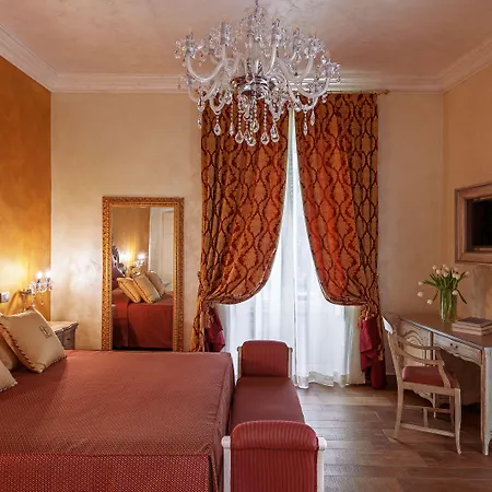לינה וארוחת בוקר Relais Empire 4*