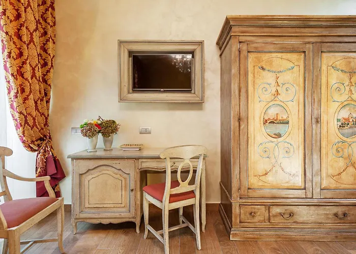 Relais Empire Bed & Breakfast 4*