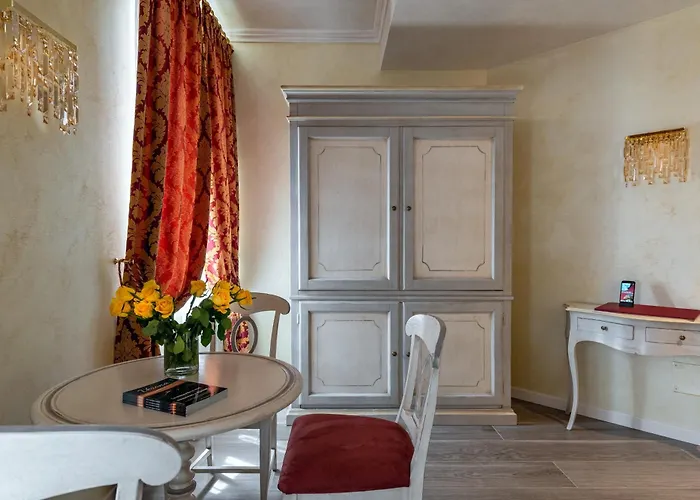 Relais Empire Bed & Breakfast 4*