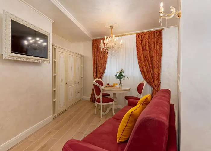 Relais Empire Bed & Breakfast 4*