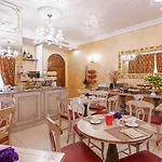 Relais Empire 4*