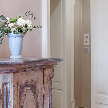 Relais Empire Bed & Breakfast 4*