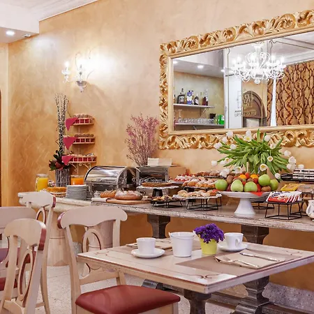 Relais Empire Bed & Breakfast 4*